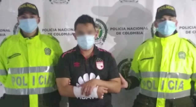 Llegó a urgencias y como no lo atendieron, agredió al personal médico en clínica de Bogotá