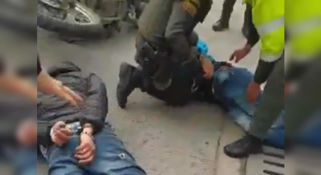 Los sujetos tenían azotada esta zona del Garcés Navas y gracias a la reacción de la comunidad y el apoyo de la policía, se dio captura a dos motoladrones en Bogotá