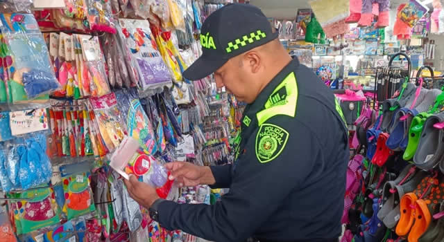 Polfa decomisa mercancía de contrabando avaluada en 730 millones de pesos en Bogotá