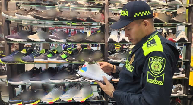 Policía Fiscal y Aduanera decomisa mercancía de contrabando avaluada en $830 millones en Bogotá