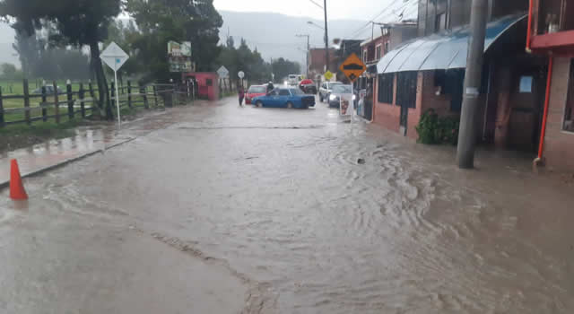 Desbordamiento de quebradas en Suesca, Cundinamarca, ocasionó emergencia