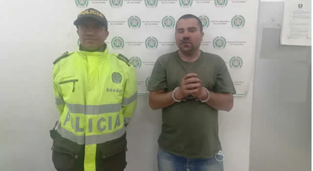 El hecho se presentó al norte de Bogotá, donde un motociclista mató a funcionario del IDU, el presunto responsable del homicidio fue capturado por las autoridades y se encuentra en proceso de judicialización.