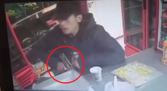 [VIDEO] Sujeto robó un supermercado con arma ´mini Uzi´ en Usaquén