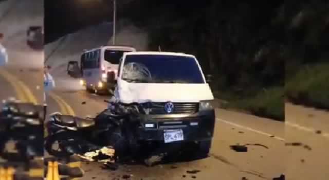 Accidente en La Calera entre vehículo y motocicleta dejó dos víctimas fatales