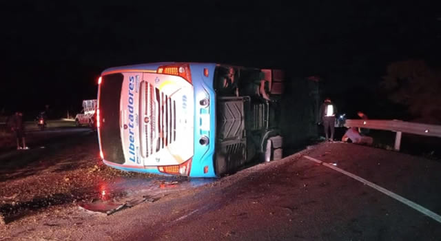 Tres muertos y más de 20 heridos deja grave accidente de un bus en Yopal, Casanare
