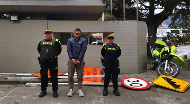 Robo de señales de tránsito en Bogotá, capturan hombre que se las hurtaba