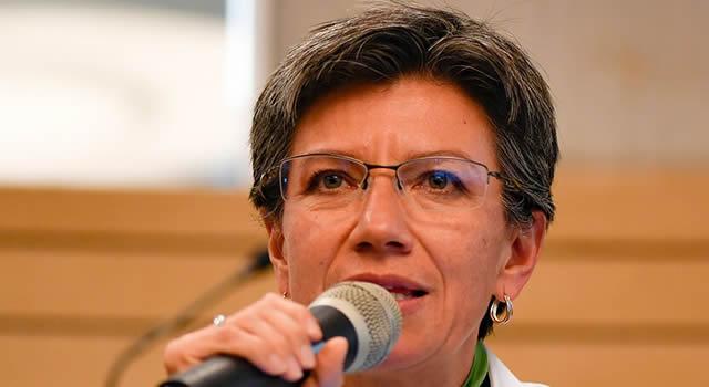 Congresista dice que Claudia López no instaló ni una cámara de seguridad en Bogotá