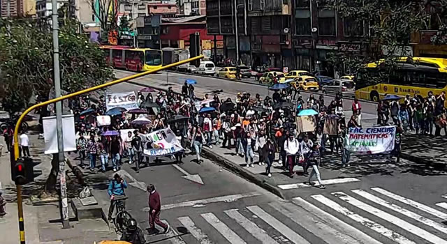 Manifestaciones en Transmilenio, hay afectación en la calzada
