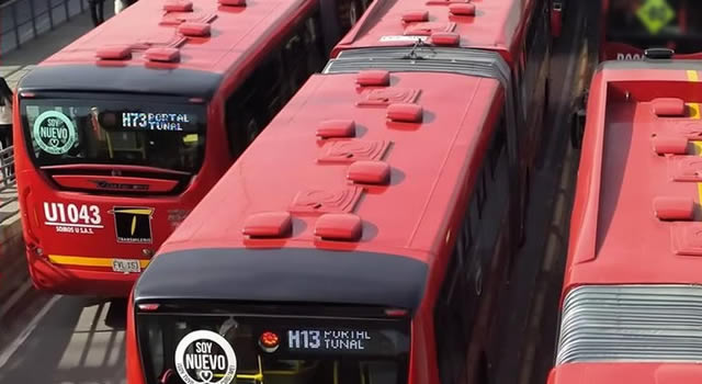Accidente de un bus de Transmilenio con peatón generó caos en la movilidad