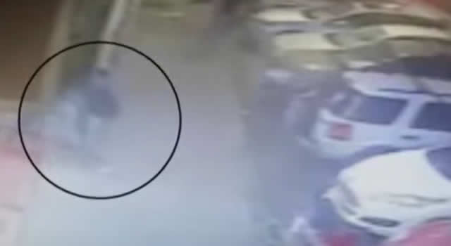 Ladrón fue golpeado por ciudadanos que se opusieron al robo dentro de un establecimiento