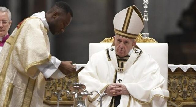En medio de la Misa Crismal, el Papa Francisco invitó a todas las personas a perdonar