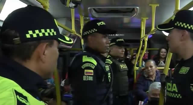 Inician operativos antiextorsión en el interior de los buses de Transmilenio