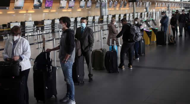 Se levanta el uso obligatorio de tapabocas en aeropuertos y terminales