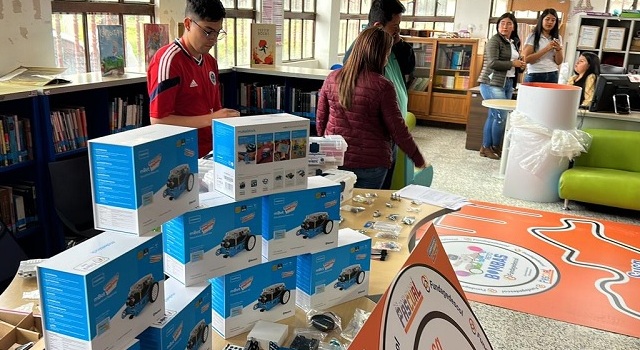 Municipios de Cundinamarca recibieron kits de robótica y estrenaron laboratorios de electrónica