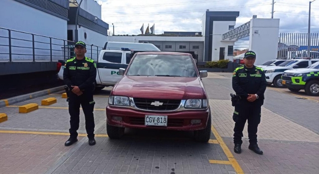 En las últimas horas la Policía Metrópolitana de Soacha logró la recuperación de una camioneta robada en el barrio santillana.