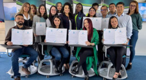 CAR entrega certificado de Declaración de Verificación de Inventarios de Gases de Efecto Invernadero