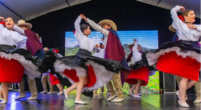 Comenzó el tercer Concurso Folclórico Nacional en Tenjo, Cundinamarca