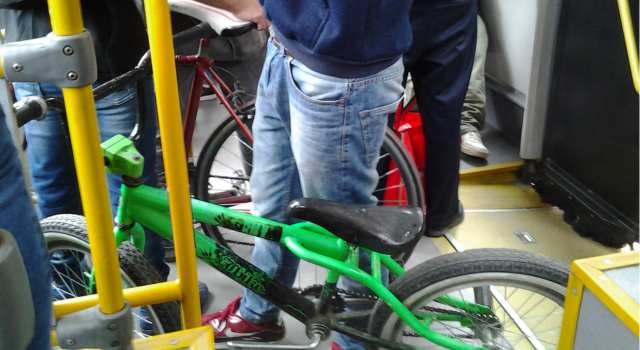¡Ojo! Estas son las multas por subir bicicletas a los buses de Transmilenio