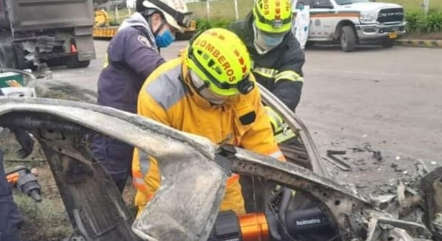 personas resultaron calcinadas en accidente de tránsito