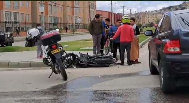 Motociclista herido luego de chocar con una camioneta en Terreros