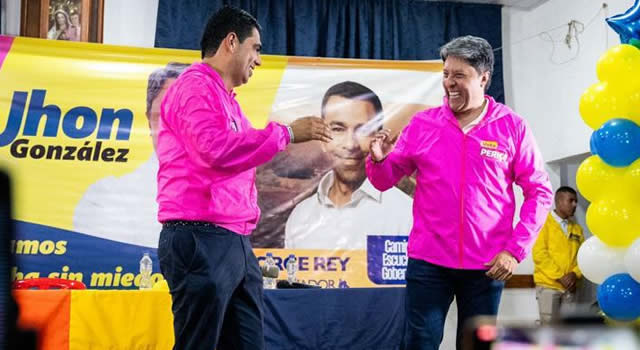 Jhon González renuncia a su candidatura y llega a la campaña de Perico