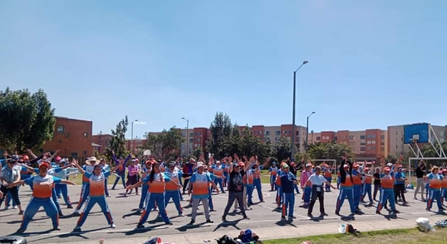 Aeróbicos y bailes para el adulto mayor en Ciudad Verde