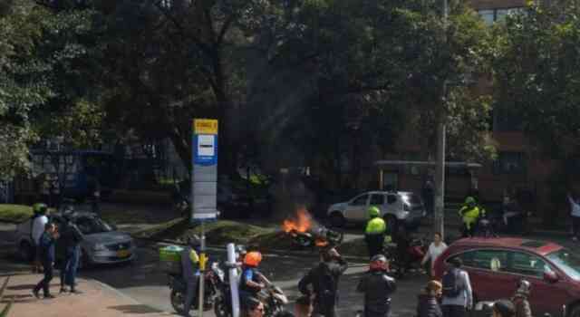 quemaron la moto de un ladrón al norte de Bogotá
