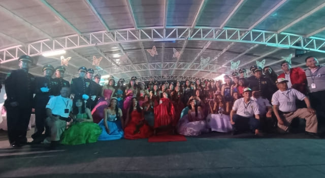 niñas de bajos recursos de Soacha tuvieron su fiesta de quince años