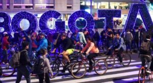 ciclovía nocturna navideña en Bogotá