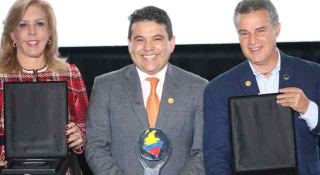 Nicolás García Bustos fue elegido como el mejor gobernador del país