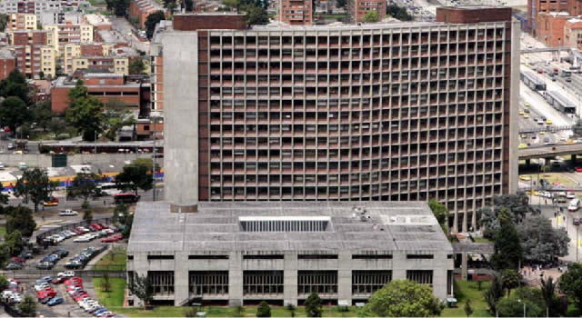 Funcionarios de la Secretaría de Hacienda de Bogotá son investigados por presuntas irregularidades en contratos millonarios