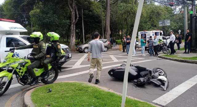 Presuntos ladrones cayeron de una moto mientras intentaban huir en Bogotá