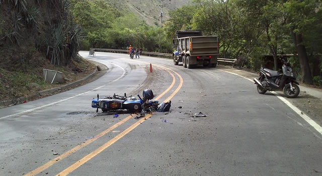 Habilitan vía Girardot- Mosquera tras grave accidente de tránsito