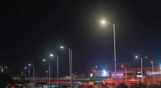 Se prendieron otras 96 luminarias en la Autopista Sur de Soacha