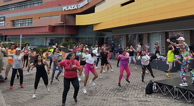 Jornada gratuita de bienestar en Plaza Central de Bogotá