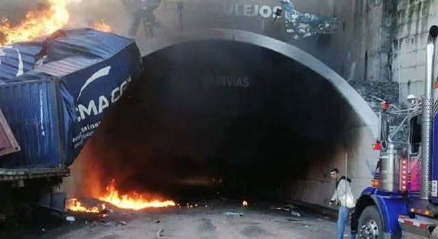 [VIDEO] Accidente en el Túnel Los Azulejos deja dos fallecidos