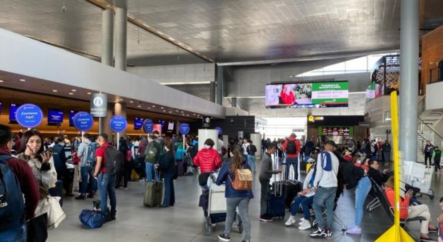 Congestión en el aeropuerto El Dorado por caída de Microsoft a nivel global