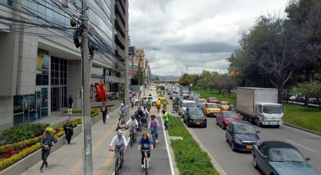 Avanza la obra de aceras y ciclorrutas de la autopista Norte