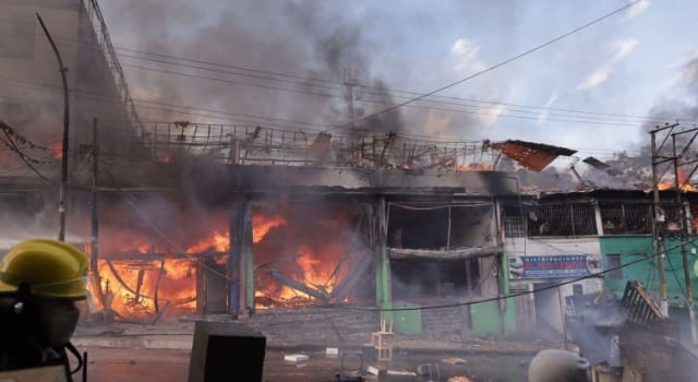 Ayudas humanitarias para ciudadanos tras incendio en Ibagué