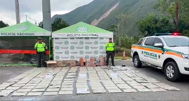 Hallan cargamento de marihuana en carreteras de Cundinamarca, se transportaba en un camión de encomiendas