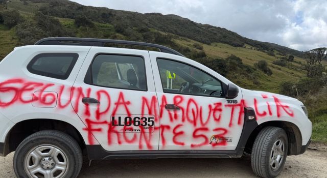 Presuntos integrantes de la segunda Marquetalia vandalizaron un vehículo en la localidad de Sumapaz