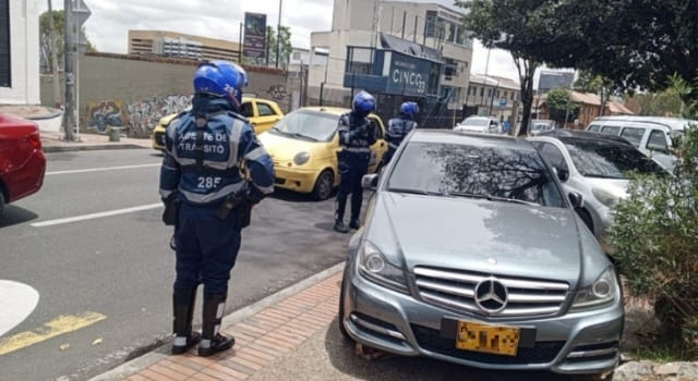 Campaña para evitar el mal estacionamiento de vehículos en las calles de Bogotá