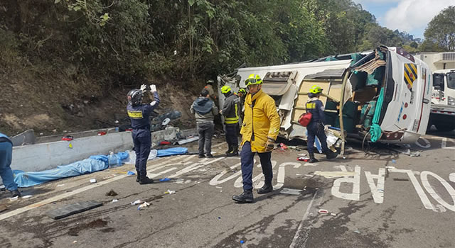 Cinco fallecidos en accidente de tránsito en la vía Bogotá - La Mesa