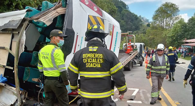 Nombres de los fallecidos tras el accidente en la vía Bogotá-La Mesa