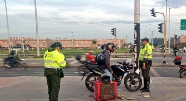 Policía refuerza operativos contra motociclistas que usan andenes como carril