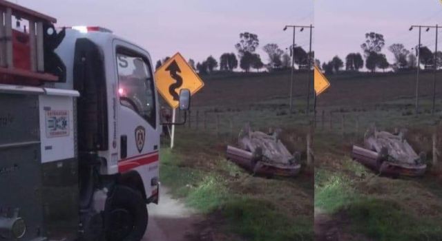 Vehículo se volcó en la vía Bogotá - Tunja