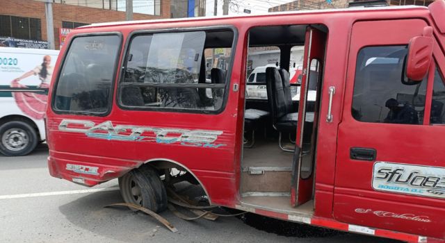 En Soacha un colectivo de transporte público sufrió una falla mecánica y se estrelló