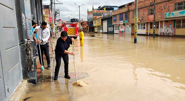 Emergencia por ruptura de un tubo en Soacha durante obras de Transmilenio. 