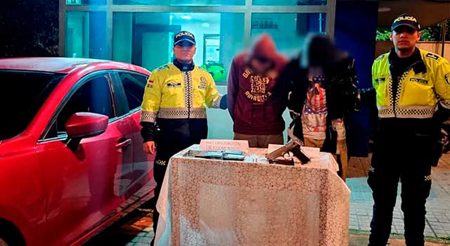 Dos capturados por hurto de camioneta de alta gama en Bogotá