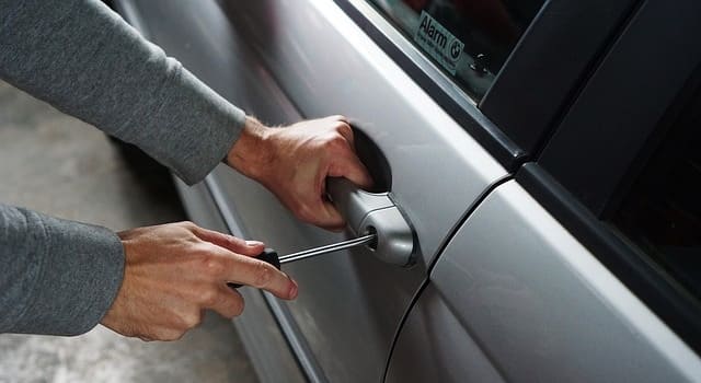 Un intento de hurto en el barrio Salitre, terminó en un enfrentamiento armado. El conductor de una camioneta de alta gama se defendió.